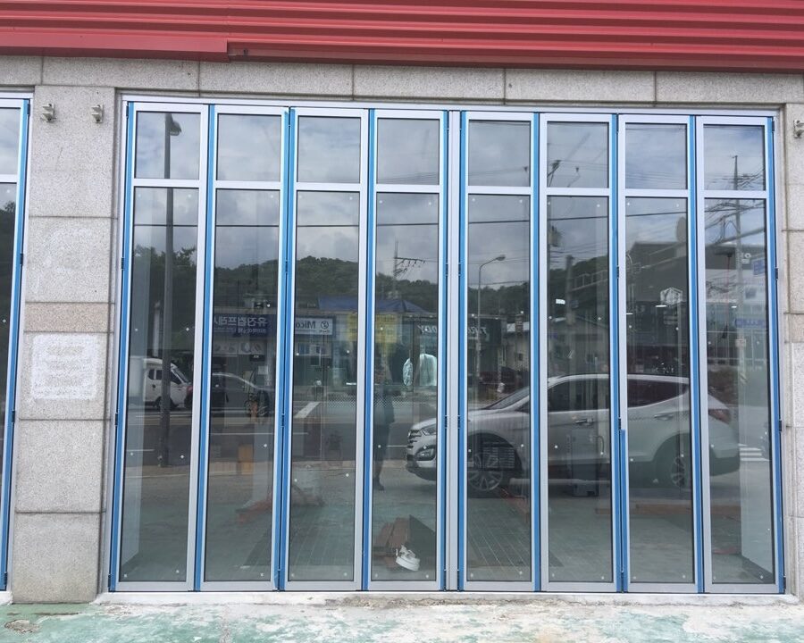 오산 세교신도시 카페 글라스폴딩도어 시공 YK창호